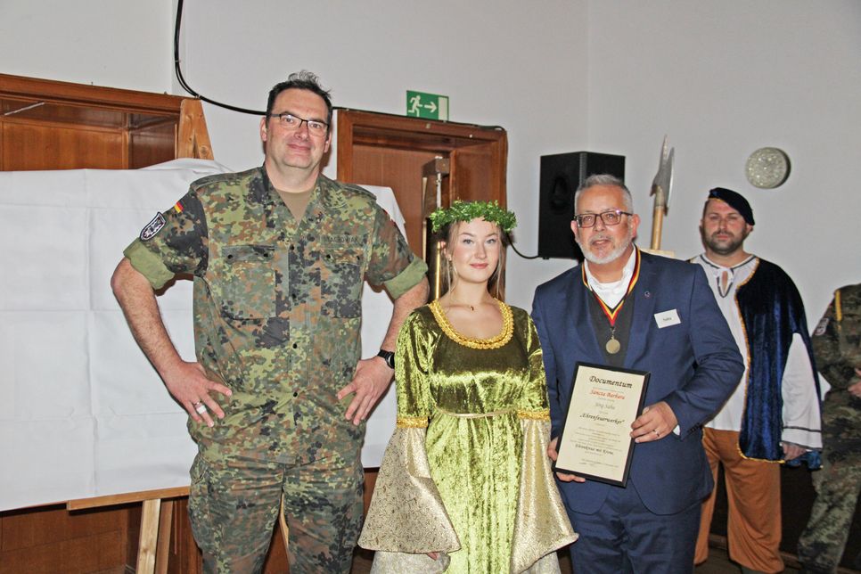 Oberstleutnant Ralf Stachowiak, Katharina Maaß und Jörg Saba.