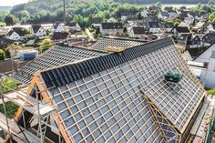 Bei einer energetischen Modernisierung oder Dachsanierung sollte der sommerliche Hitzeschutz mit beachtet werden. Foto: DJD/puren