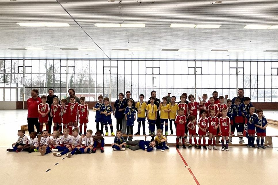 Die teilnehmenden Mannschaften.