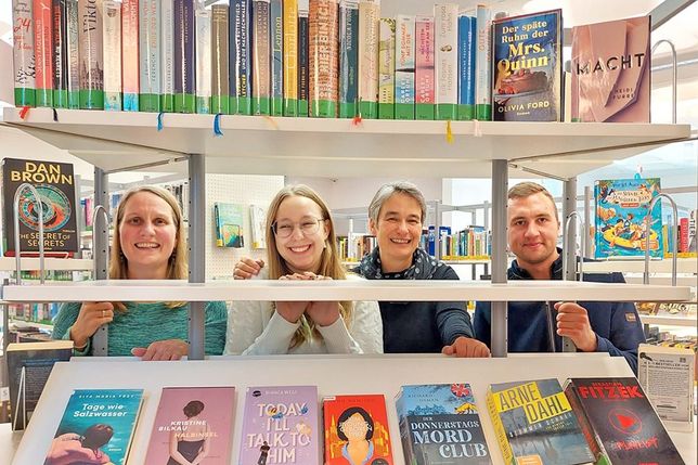 Das Team der Bücherei ist jetzt wieder vollständig (von links): Gaby Alkilani, Frederike Brandt, Sonja Grans und Kevin Schabowski.