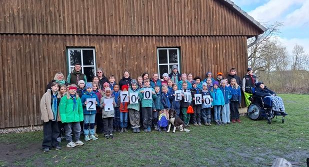 Geldübergabe des Fördervereins Pfadfindergelände Lensahn an die Lensahner Pfadfinder.