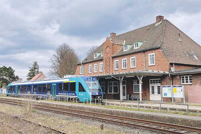 Pläne für Haffkrug sorgen für Unmut: Erste Pläne zur Elektrifizierung der Bäderbahn vorgestellt