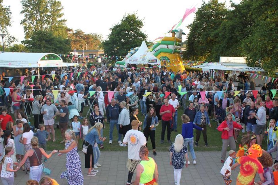 In diesem Jahr gibt es mit der 10. Jubiläumsausgabe von „Schlager am Meer“ neben dem Haus des Gastes in Rettin eine ausgelassene Geburtstagsparty.