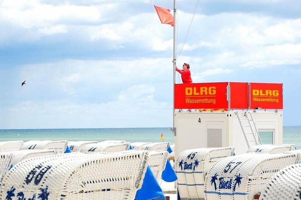 Die Ostsee-Perlen verraten auch, weshalb es wichtig ist, auf die DLRG-Flaggen zu achten.
