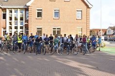 Bei noch tiefstehender Sonne und anschließendem Traumwetter machten sich die Verwaltungsangestellten am vergangenen Mittwochmorgen auf den Weg durch die Gemeinde Stockelsdorf. (Foto: Stefan Setje-Eilers)