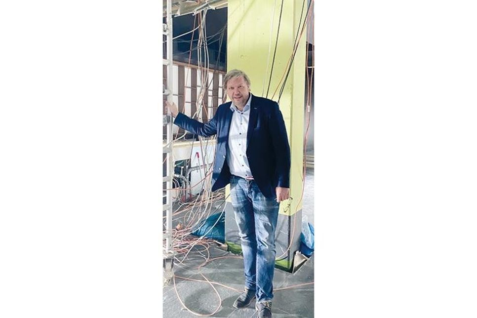 Freut sich über die Neuheit und die derzeitigen Umbaurabeiten: Töns Haltermann auf der Baustelle im Erdgeschoss des Bayside Hotels.