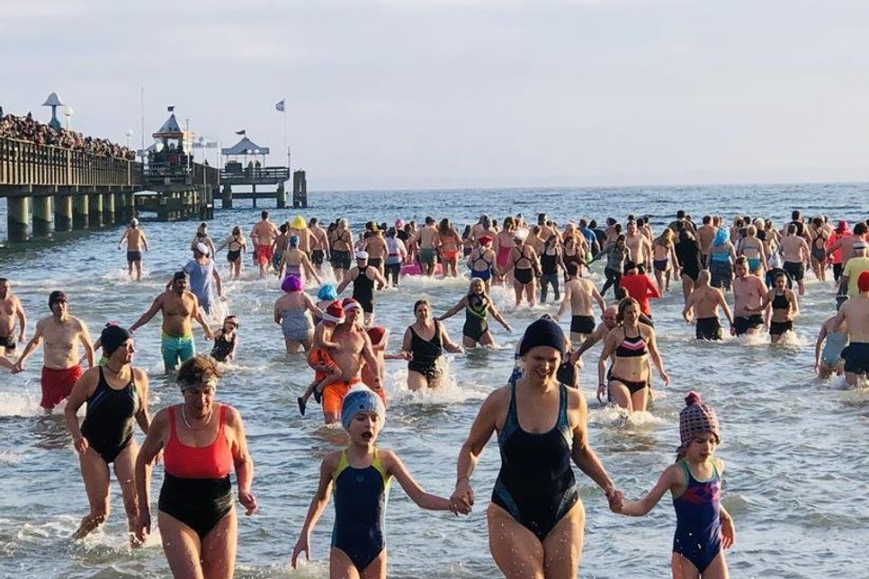 Das war sehr kalt. Genauso schnell wie ins Wasser ging es auch wieder hinaus.