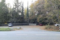 Am 15. Oktober 2018 wurde der gefesselte Mann, der zuvor als vermisst gemeldet wurde, auf dem Waldfriedhof an der B 76 in Timmendorfer Strand abgelegt. Die Tat war offensichtlich nur vorgetäuscht. (Foto: René Kleinschmidt/Archiv)