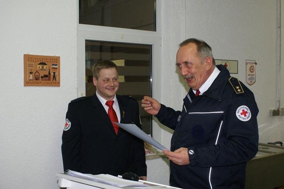 Ernennung Gruppenführer Marcel Brandmeier und Jan Cordes.