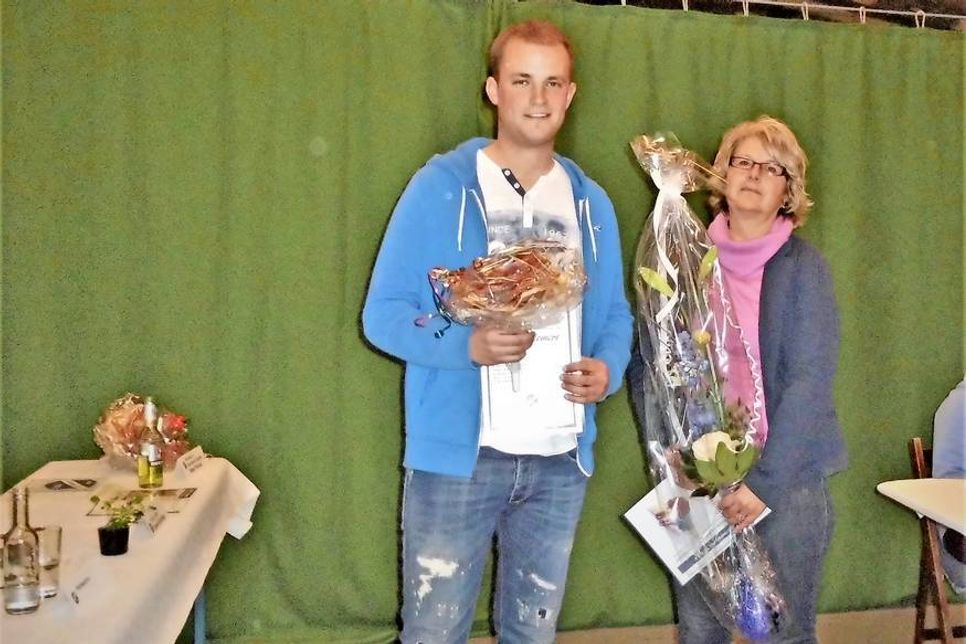 Ehrung für besondere sportliche Leistungen Daniel Siemers, Sportlerin des Jahres 2017 Sylvia Sperling.