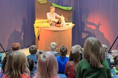 Lachen und dabei etwas lernen - „Wolkenschieber“ hat eine Theaterform entwickelt, in der die Kinder aktiv beteiligt sind und nicht nur einfach zuschauen und konsumieren.