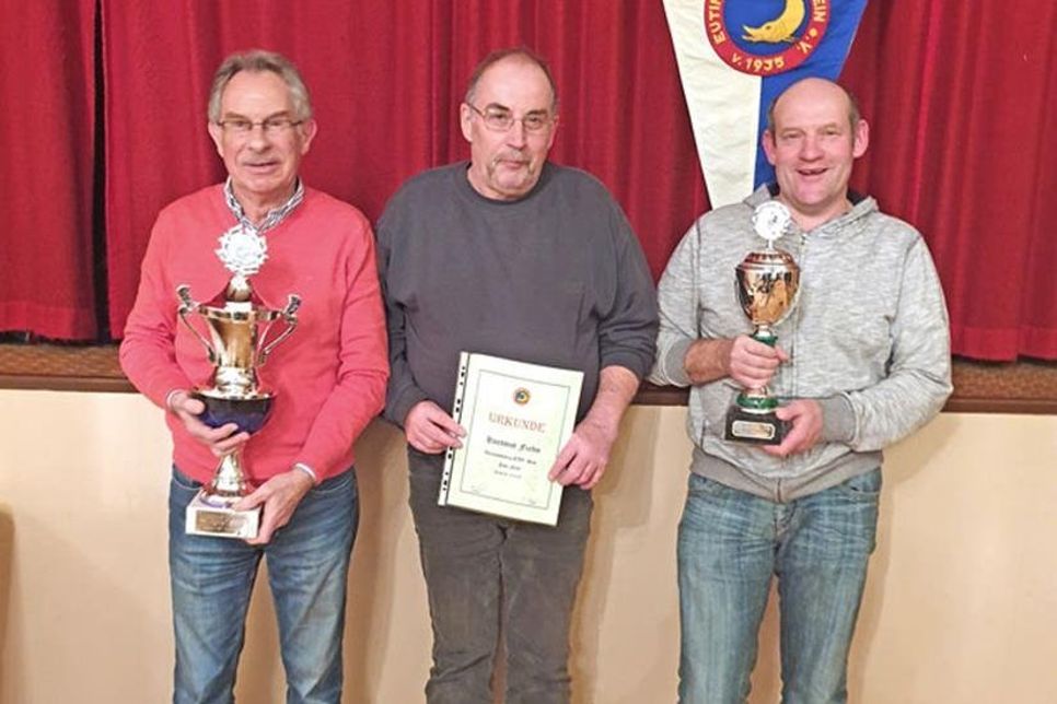 Ausgezeichnet wurden Wolfgang Rohse, Hartmut Fiehn und Joachim Balszunat (v.li.)