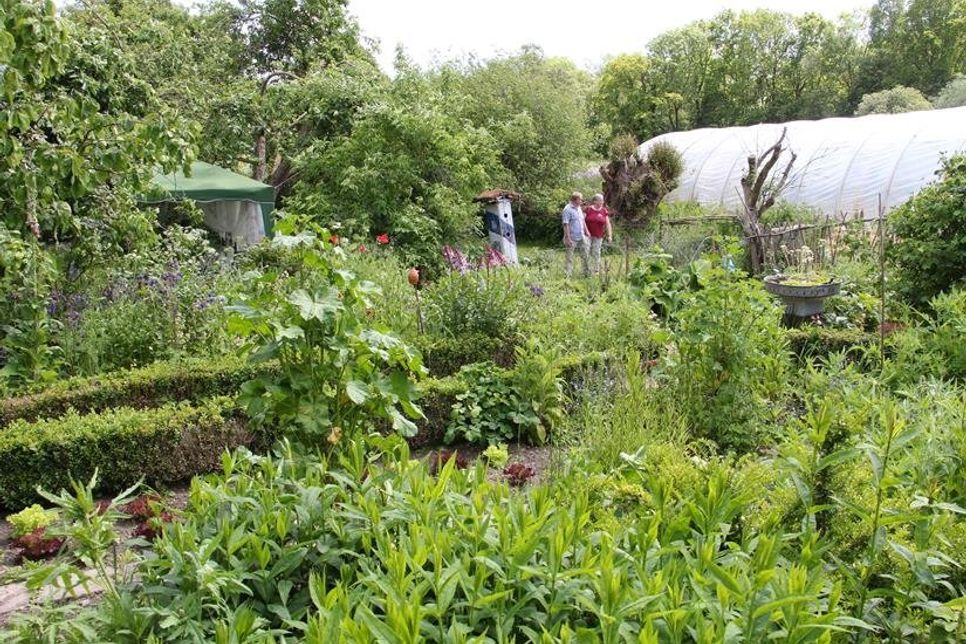 Das 6.500 Quadratmeter große Gartengelände umfasst auch einen Bauerngarten.