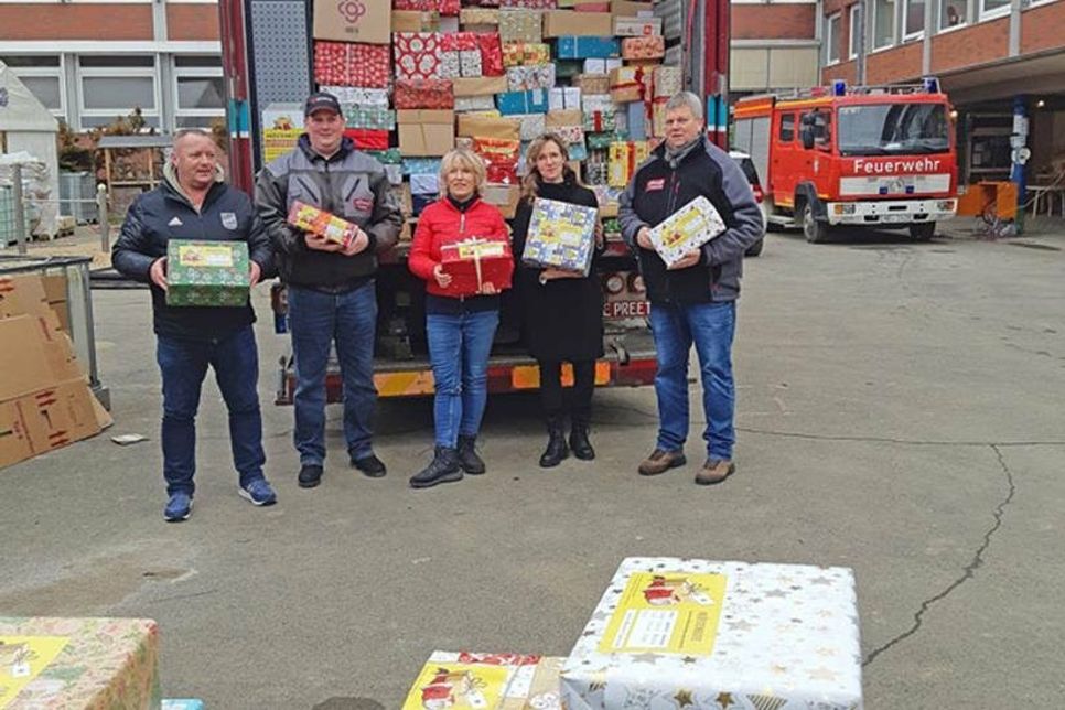Mehr als 2000 Pakete erreichten dank der Initiative des Ehepaars Bohnhoff und vieler Preetzer in der Vorweihnachtszeit die vom Hochwasser betroffene Gemeinde Dernau im Ahrtal – für diese so warmherzige wie mitfühlende Geste bedanken sich die Dernauer von Herzen.