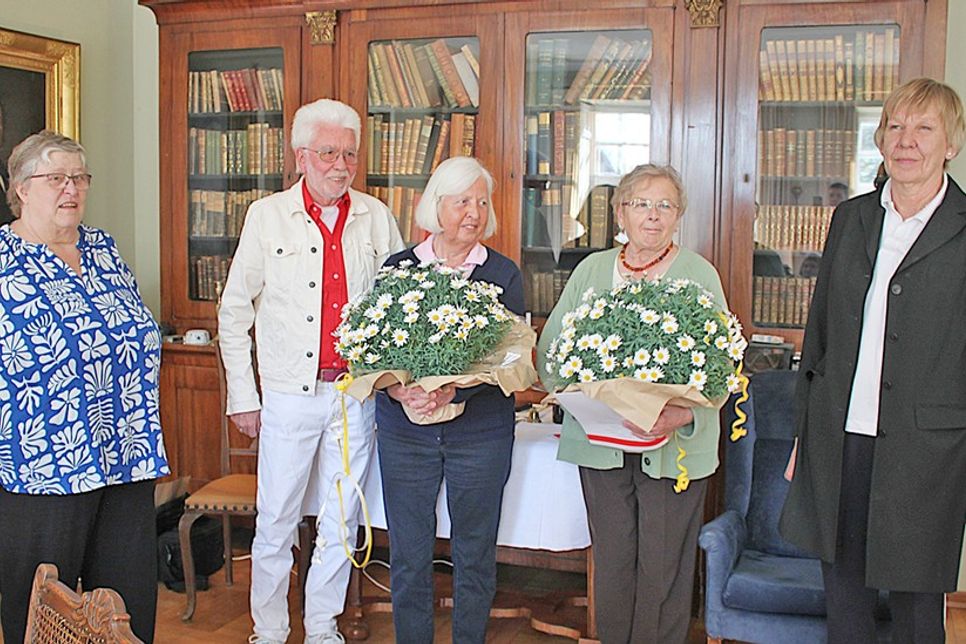 Jubilarehrung, von links: Ingrid Boldt (Vorsitzende), Bernd Bormann, Edith Stolzenwald (40), Edeltraud Falk (50) Christiane Sager (stellvertretende Vorsitzende)
