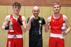 Johnny Eggert, Trainer Valentin Gepper und David Reinke (v. lks.).