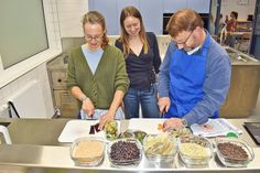 Kochen mal anders: Schüler zeigen, wie man nachhaltig mit Nahrungsmitten umgeht.