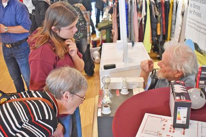 An diesem Stand konnte man sich über den Energieverbrauch verschiedener Leuchtmittel informieren.