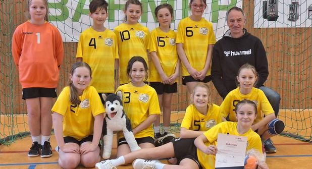 Die Mädchen der Grundschule Neustädter Bucht gewannen das Kreisfinale und nehmen nun am 5. März an der Bezirksmeisterschaft in Rendsburg teil.