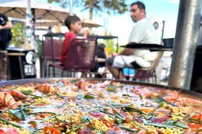 Am 22. Juni 2024 gibt es im Milloncino in Grömitz Paella satt.