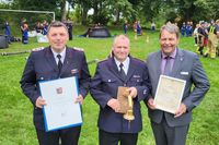 Gemeindejugendwart Markus Lühr, Wehrführer Heiko Stölck, stellvertretender Landrat Karsten Alwast (v. lks.).