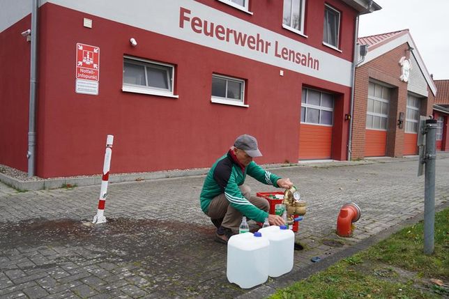 Eine Notfall-Wasserversorgung ist am Feuerwehrgerätehaus in der Lütjenburger Straße eingerichtet.
