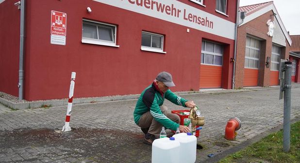 Eine Notfall-Wasserversorgung ist am Feuerwehrgerätehaus in der Lütjenburger Straße eingerichtet.