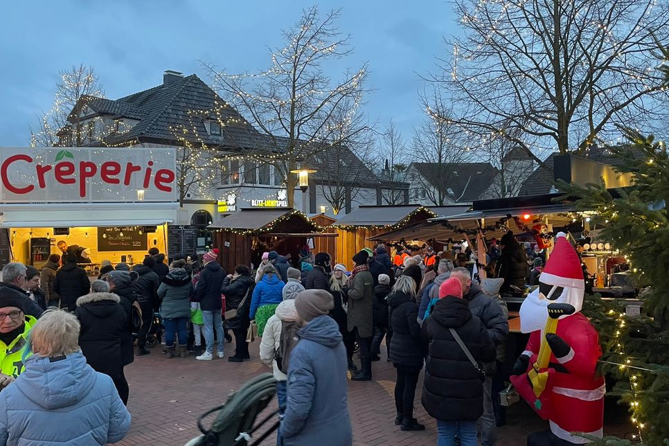 Der Weihnachtsmarkt in Schönberg war sehr gut besucht.