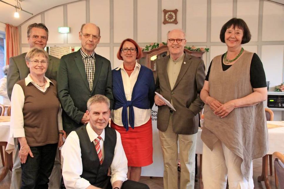 Der Vorstand mit: Margit Walter, Dr. med. Heinz-Jürgen Noftz, Helga Behrens, Jens Klüß, Fritz Schramm, Renate Forstreuter und Michael Poske (v. re.).