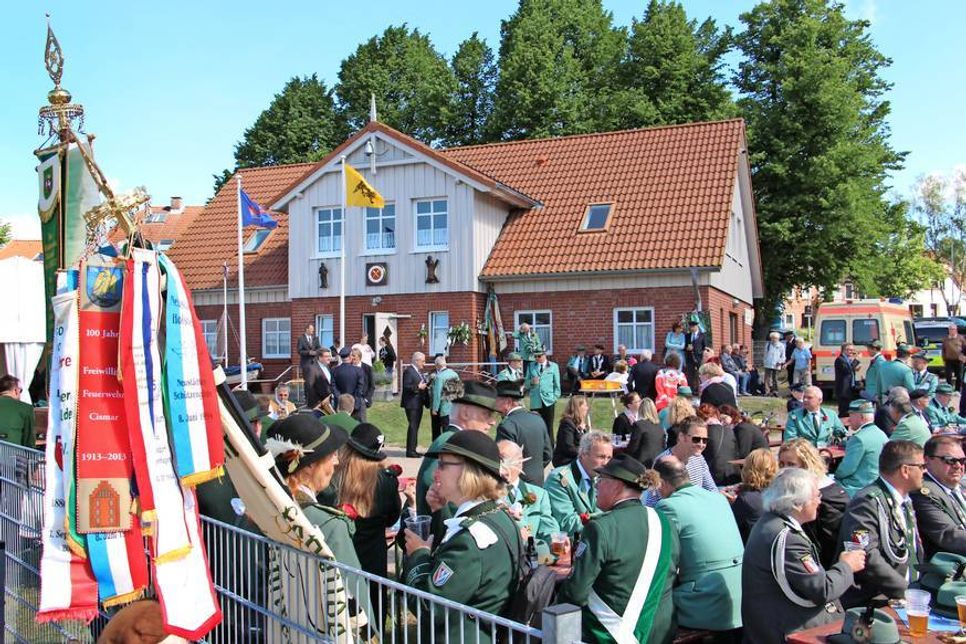 Erfrischungsstopp am Netzplatz vorm Fischeramt.