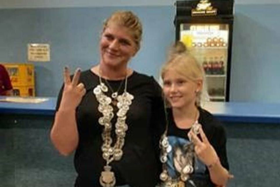 Yvonne Blunck-Rose und Luna Malou Bosch.