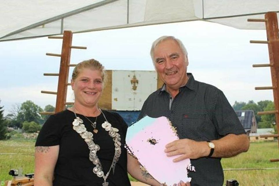 Schützenkönigin Yvonne Blunck-Rose und Jürgen Fischer, 1.  Vorsitzender Griebeler SV.