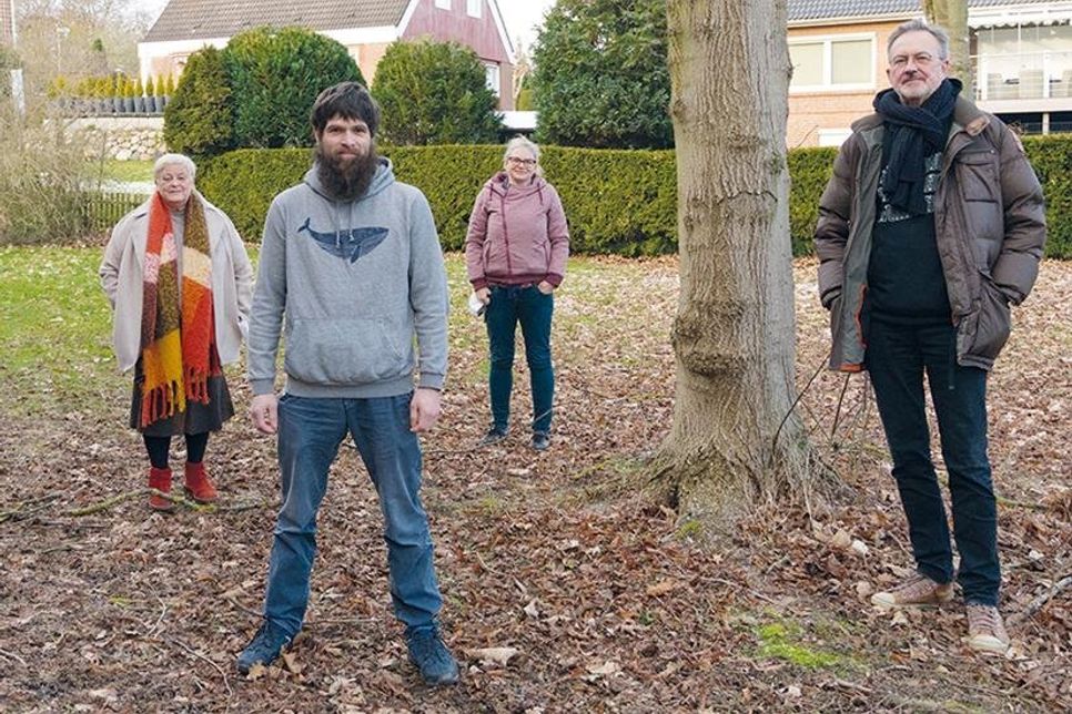 Gaby Braune, Sprecherin des Kreisvorstands (von links), Direktkandidat Jakob Brunken, Landesvorsitzende Anna Tranziska und Dr. Michael Böckenhauer, stv. Sprecher des Kreisverbands.
