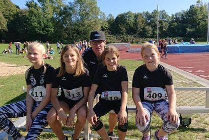 Das Team mit Milla Hoff, Henrike Heuermann, Andreas Boller, Amelie Marie Sommerlatt und Lucy Langhoff (v. lks.).