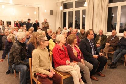 Volles Haus zum Jubiläum im Vortragssaal der Stadtbücherei.