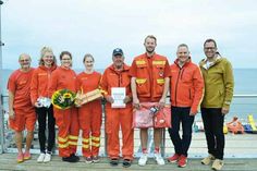Roland Diegel, Rettungsschwimmer (RS), Carla Debbert, RS, Sabrina Kölblin, Bootsführerin, Vivian Löffert, RS, Rainer Lehmkuhl, Abschnittsleiter, Danny Högn, Wachführer, Klaus Holger Hecken, Einsatzleiter Küste SH, David Depenau, Geschäftsführer WHS