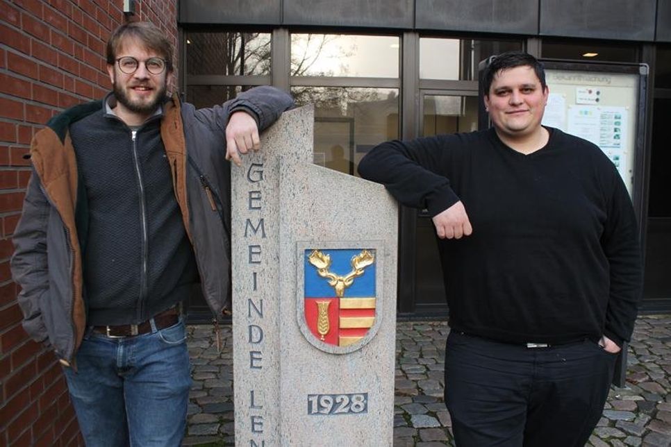 Alexander Löhr (lks.) und Vadim König richten den Weihnachtsmarkt zum dritten Mal in Folge aus.