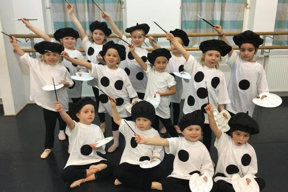 Schüler der Ballettschule Constantin.