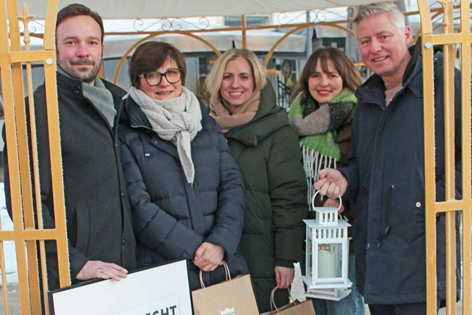 Sie freuen sich auf die Veranstaltung und hoffen auf eine rege Beteiligung sowie passendes Wetter: Martin Klehs, Bettina Marheine, Julia Matthiensen, Janina Klöcker (Eutin Tourismus GmbH) und Marcus Gutzeit (v.li.).