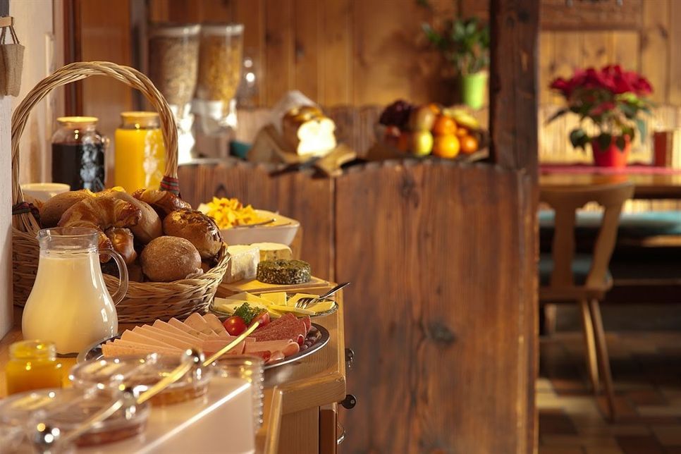 Süß oder deftig, Müsli oder Brot, Kaffee oder Tee, unterwegs oder zu Hause? Sein Frühstück mag jeder anders, dennoch ist es die wichtigste Mahlzeit des Tages.