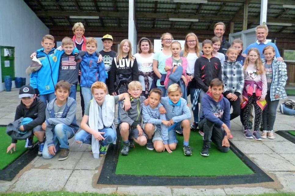 Die 4. Klassen der Grundschule Grömitz verbrachten einen Schnuppertag im Golfclub Ostseebad Grömitz.