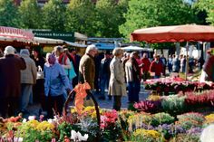 Neustadt. Aufgrund des Feiertages „Reformationstag“ am Freitag, dem 31. Oktober, wird der Wochenmarkt vorverlegt auf Donnerstag, den 30. Oktober. Von 8 bis 13 Uhr bieten die Wochenmarkthändlerinnen und -händler ihre Waren in gewohnter Weise auf dem Marktplatz an. (red)