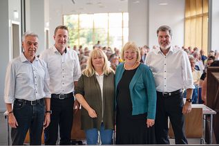Prof. Edmund Maser (von links), Jann Wendt, Sandra Redmann, Bettina Hagedorn und Michael Thews auf der Veranstaltung „SOS für die Ostsee“ am 15. Juli 2024 in Haffkrug.