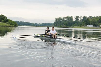 Ida Rosin und Tamme Westpfahl aus der SSR testen den neuen Renn- und Ausbildungszweier.
