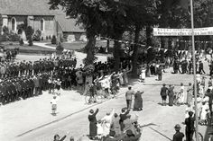 Verabschiedung der Sportler zum 3. Nordmarktreffen 1937 in Kiel.