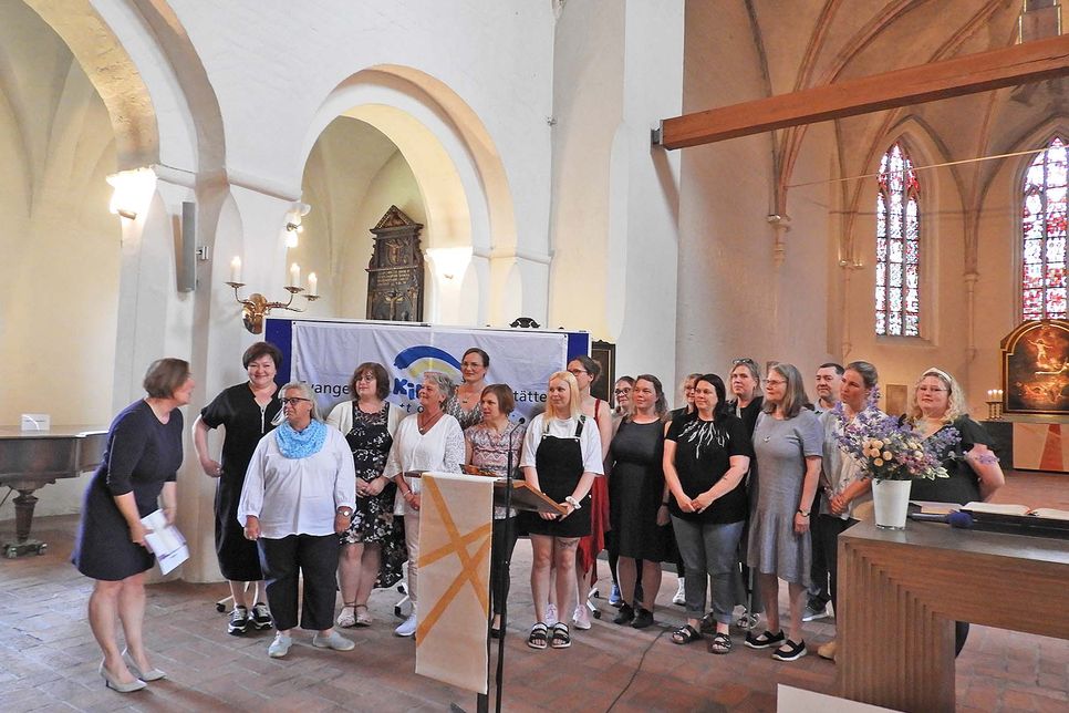 Große Gemeinschaft: Das Team der Eutiner „Schatzkiste“.
