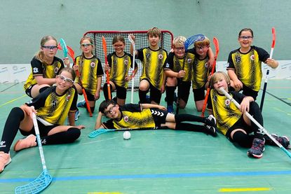 Mit neuen Trikots und viel Vorfreude ist das Team bestens aufgestellt, um die ersten Punkte einzufahren.