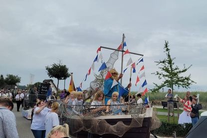 Neptun und seine Nixen an der Spitze des Festumzuges.