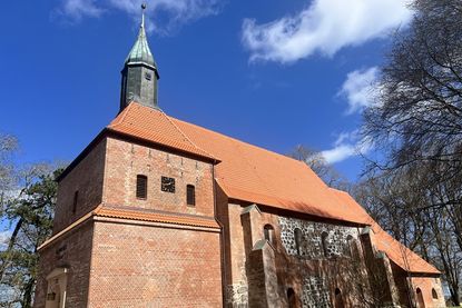 Seit mehr als 850 Jahren ist die Sankt-Laurentius-Kirche zu Süsel das Wahrzeichen des Ortes.
