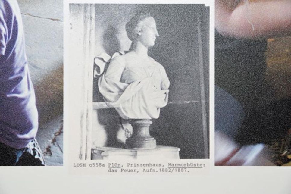 Verschollen: Ein altes Foto zeigt eine der verlorenen Marmorbüsten aus dem Prinzenhaus.